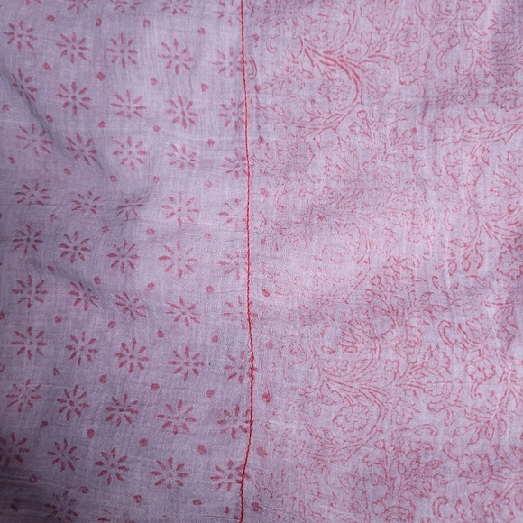 Hand printed red and pink scarf with tassels - Picture 8 of 12